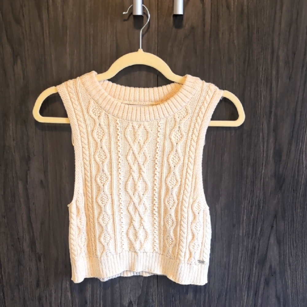 Pull & Bear Knit Cropped Vest